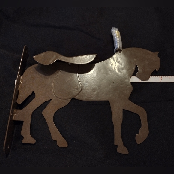 🆕️Metal Horse Silhouette Wild West Cowboy Squirrel Feeder Heavy-duty Metal NWT - Picture 2 of 4